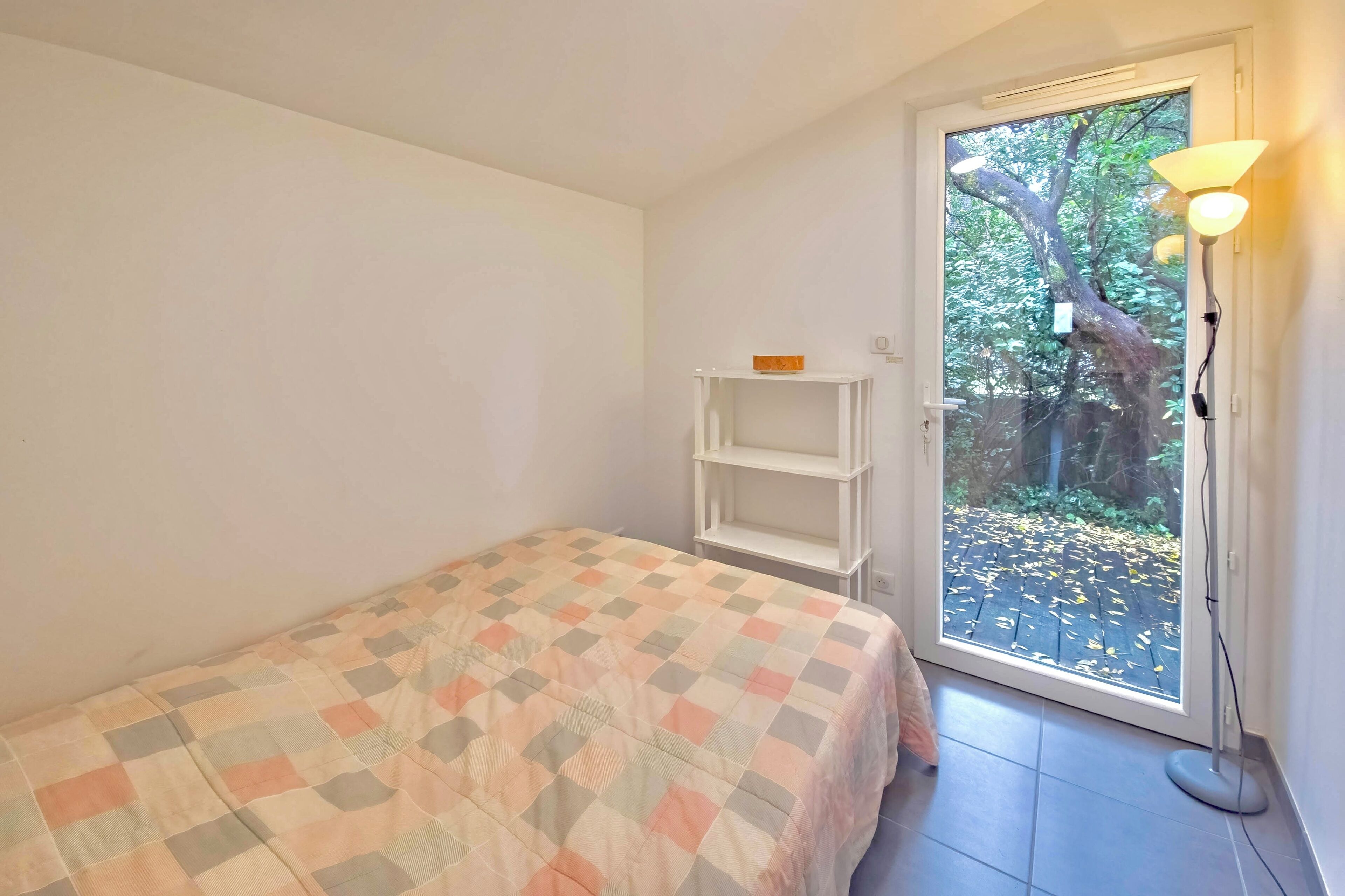 4 chambres, fer et planche à repasser, draps fournis