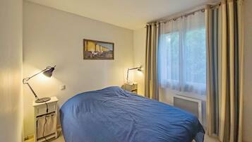 4 chambres, fer et planche Ă repasser, draps fournis