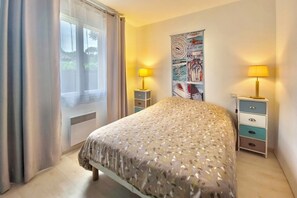 4 Schlafzimmer, Bügeleisen/Bügelbrett, Bettwäsche