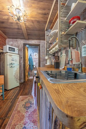 Private kitchen - Enchanted Tiny Stay w/ Hot tub-The Stowaway (Wedowee)