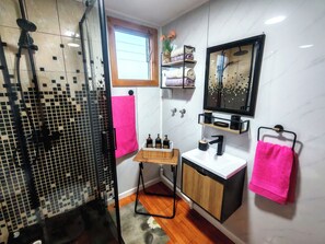 Bathroom - Julieta House (Puerto Natales)
