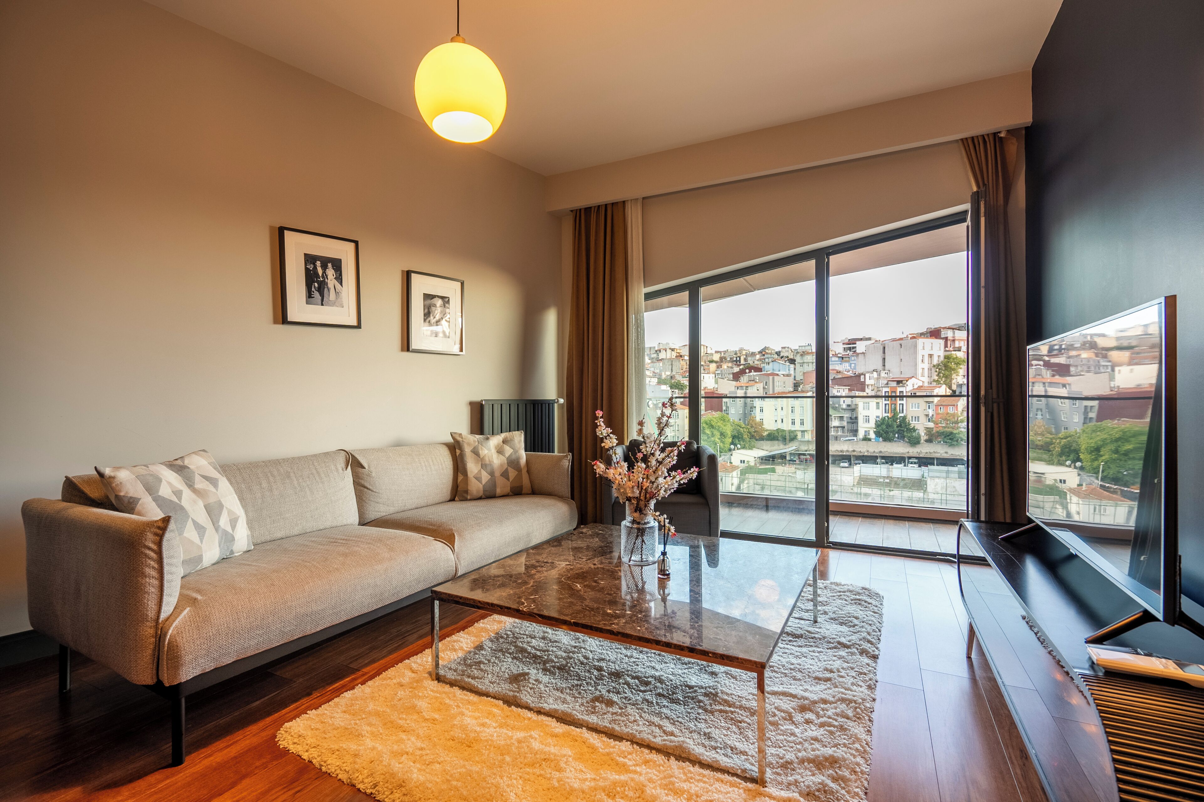Appartement Luxe, balcon, vue ville | Coin séjour