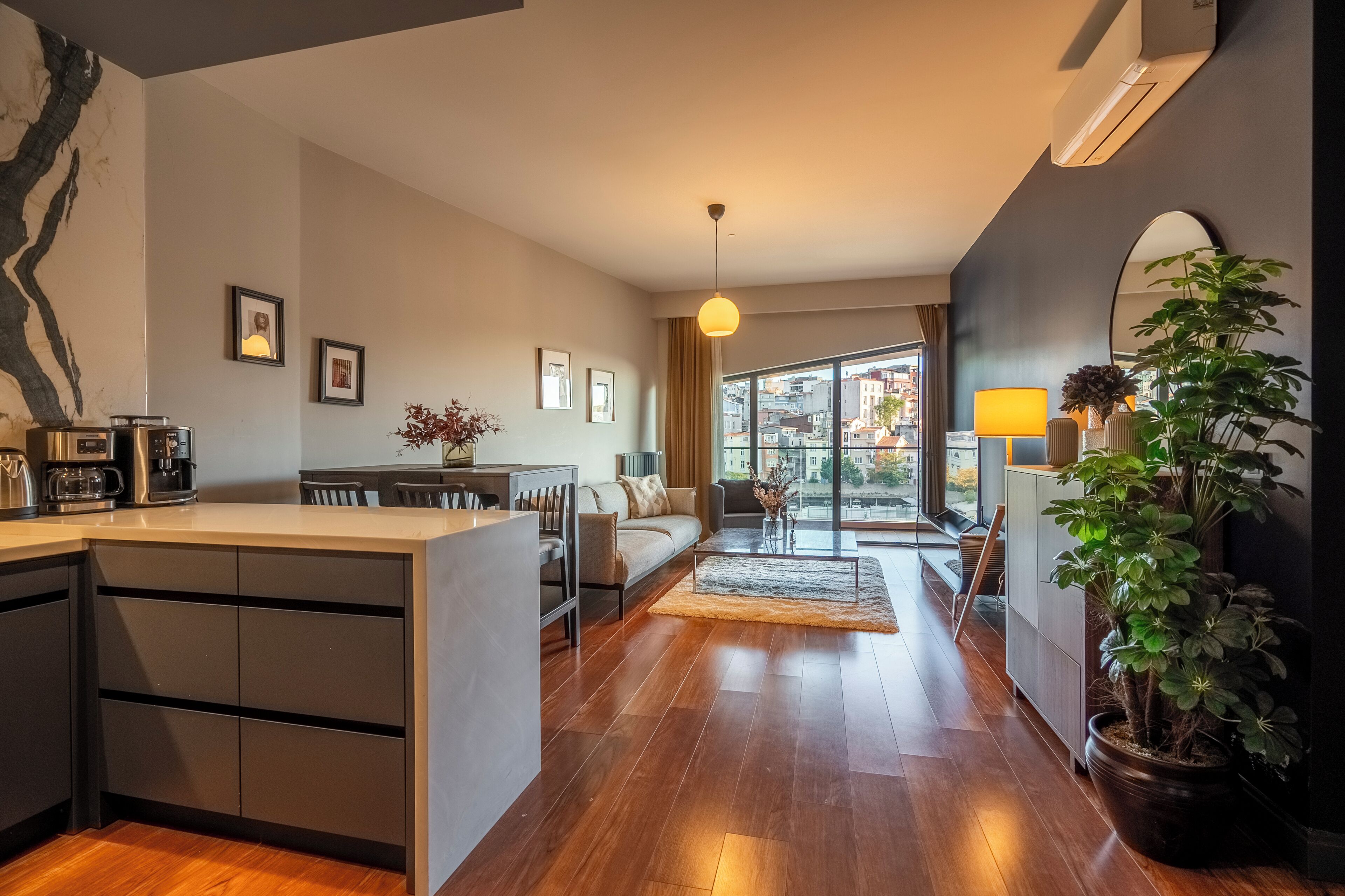 Luxury Apartment, Balcony, City View | Interior