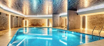 Benesta Centro by GOLDFINCH