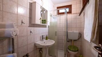 Shower, towels