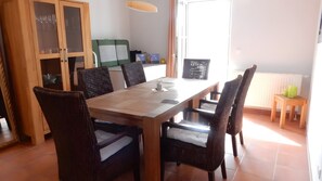 Dining - Holiday Apartment Haus am Breetzer Bodden for 3 Guests (66 m²) in Neuenkirchen Vieregge (Rügen) (Neuenkirchen)