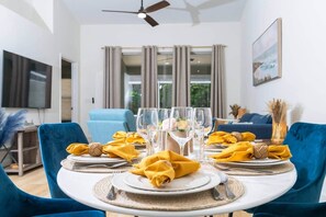 Dining - The Tiny Palms Naples, FL (Naples)