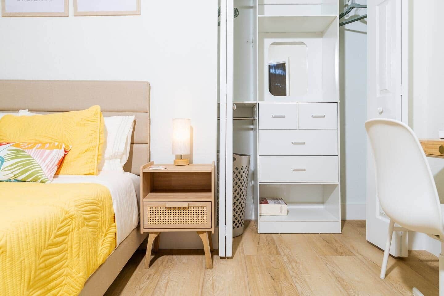 3 slaapkamers, een strijkplank/strijkijzer, wifi, beddengoed