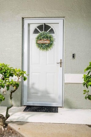 Exterior detail - The Tiny Palms Naples, FL (Naples)