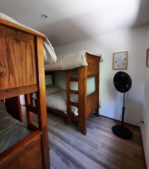 Casa | Caja fuerte, cortinas opacas, wifi gratis