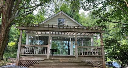 Charming 3-bedroom house in Owings Mills with cozy vibes