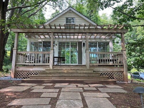Charming 3-bedroom house in Owings Mills with cozy vibes