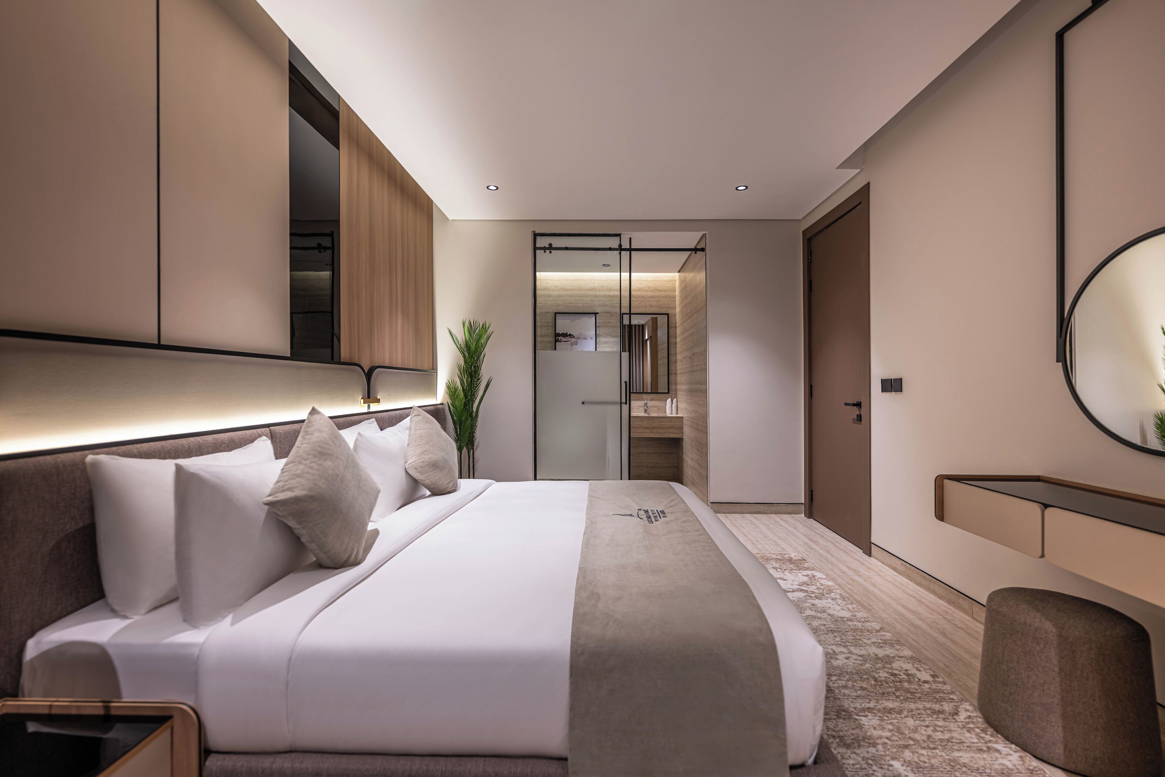 Familienapartment, Balkon | Zimmersafe, Schreibtisch, Verdunkelungsvorhänge, schallisolierte Zimmer