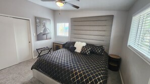 3 slaapkamers, een strijkplank/strijkijzer, gratis wifi, beddengoed