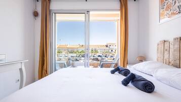 2 slaapkamers, een strijkplank/strijkijzer, wifi, beddengoed