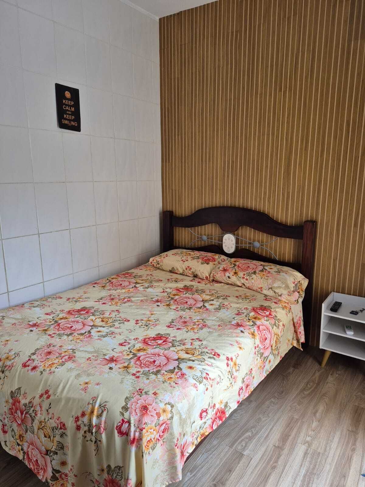 Ferros/tábuas de passar roupa, Wi-Fi, roupa de cama
