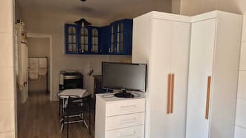 1 quarto, ferros/tábuas de passar roupa, Wi-Fi, roupa de cama