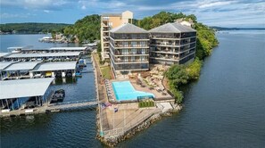 Exterior - The Falls 118/4 Bdrm - Top Floor with WOW views! 2 pools/Tennis court/14x38 DOCK (Lake Ozark)