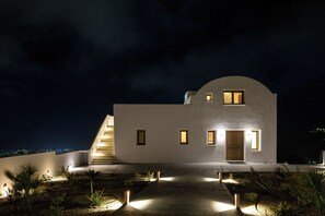 Exterior - Nikolia's House, New Luxe villa & Prive Jacuzzi  (Santorini)