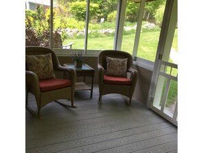 Interior - Maine Island Charm, 2 Miles to Hadley Pt Beach, Cafe, Coffee Shop & Winery. (Bar Harbor)