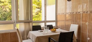 Dining - Serene 3-bedroom apartment with olympic pool (Avsallar)