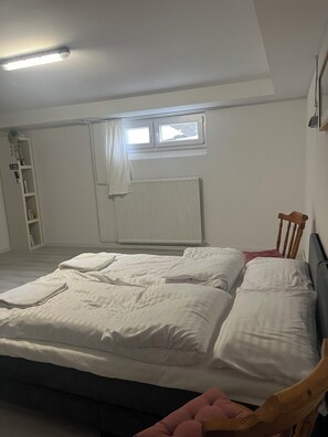 Room - Vrbo Property (Bad Honnef)