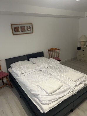 Room - Vrbo Property (Bad Honnef)