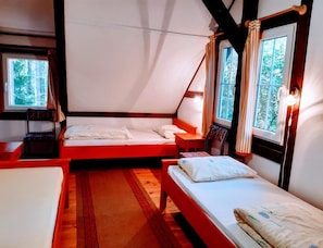 House | 6 bedrooms, iron/ironing board, individually furnished, bed sheets - Large House With Private Sauna, Close to the Lake (Purda)
