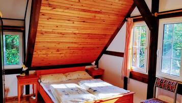 House | 6 bedrooms, iron/ironing board, individually furnished, bed sheets