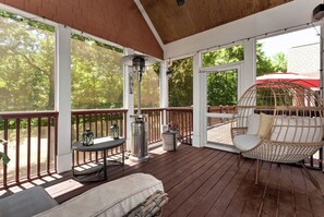 5 chambres, fer et planche à repasser, Wi-Fi, draps fournis