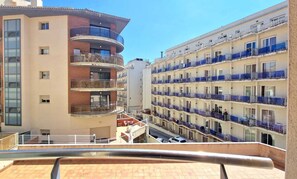 Property grounds - Comfortable 2-Bedroom Apartment in Lloret de Mar,Wi-Fi,15 min walk to the beach (Lloret de Mar)