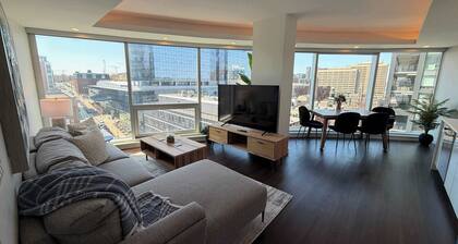 2 BR and 2 Bath downtown with panoramic view of city!