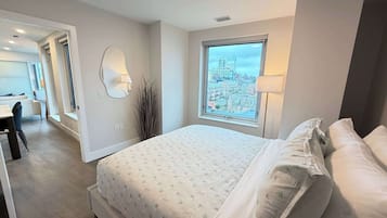 Iron/ironing board, travel crib, WiFi, bed sheets