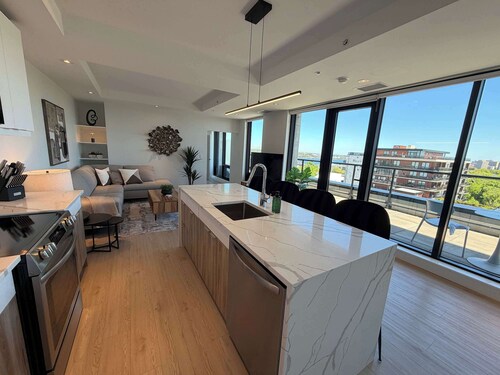 Northend HFX 2 BR/ 2 Bath Penthouse with waterview