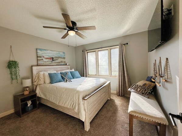 2 bedrooms, iron/ironing board, WiFi, bed sheets