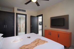 Tabla de planchar con plancha, wifi, ropa de cama
