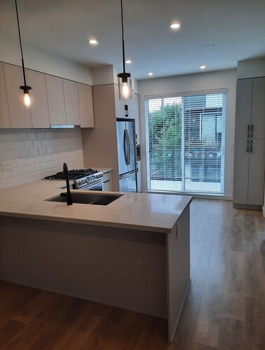 Short Walk to Everything and Quick Transit to Downtown Vancouver
