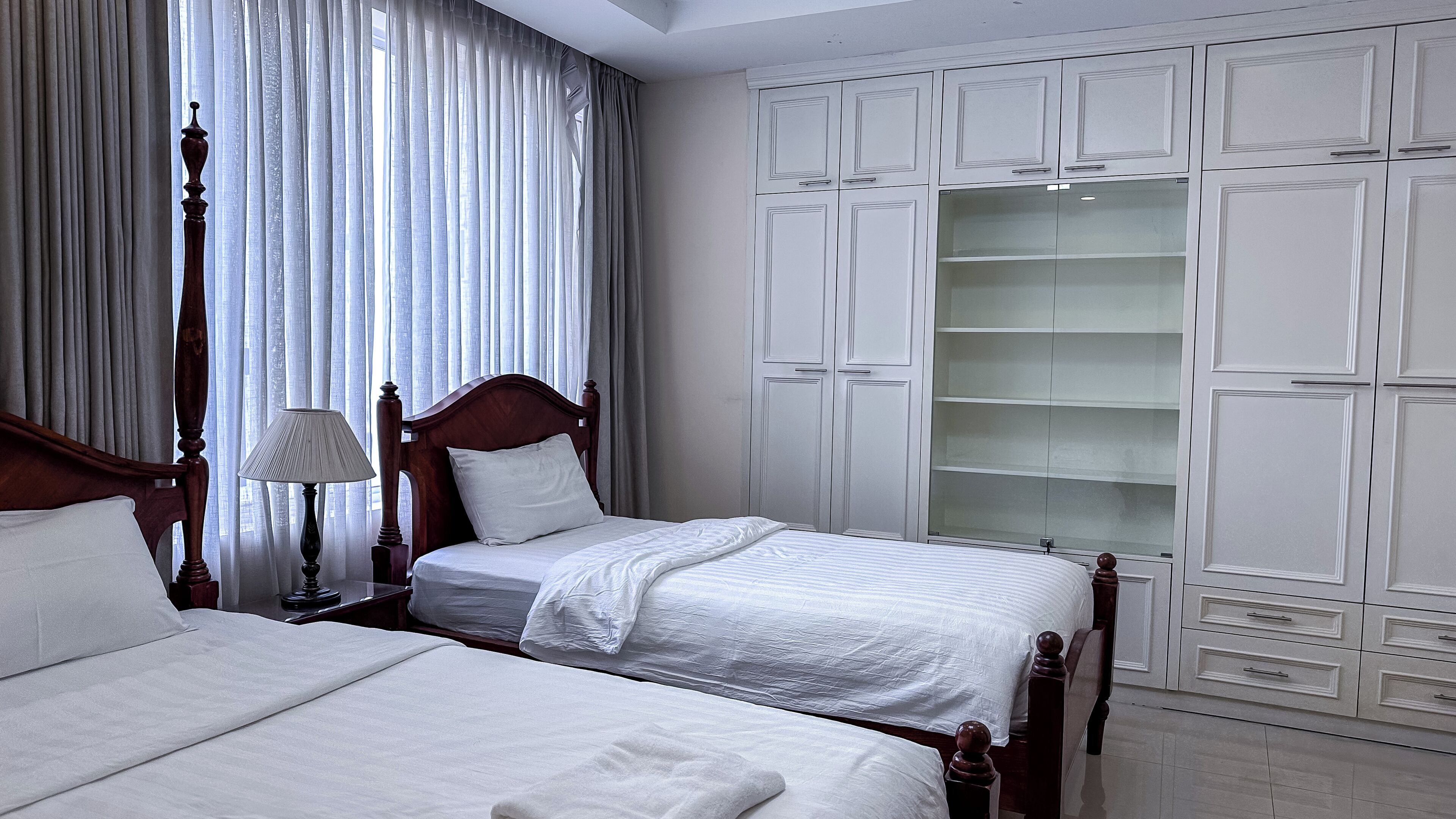 Basic Triple Room | Soundproofing, iron/ironing board, WiFi (free), bed sheets
