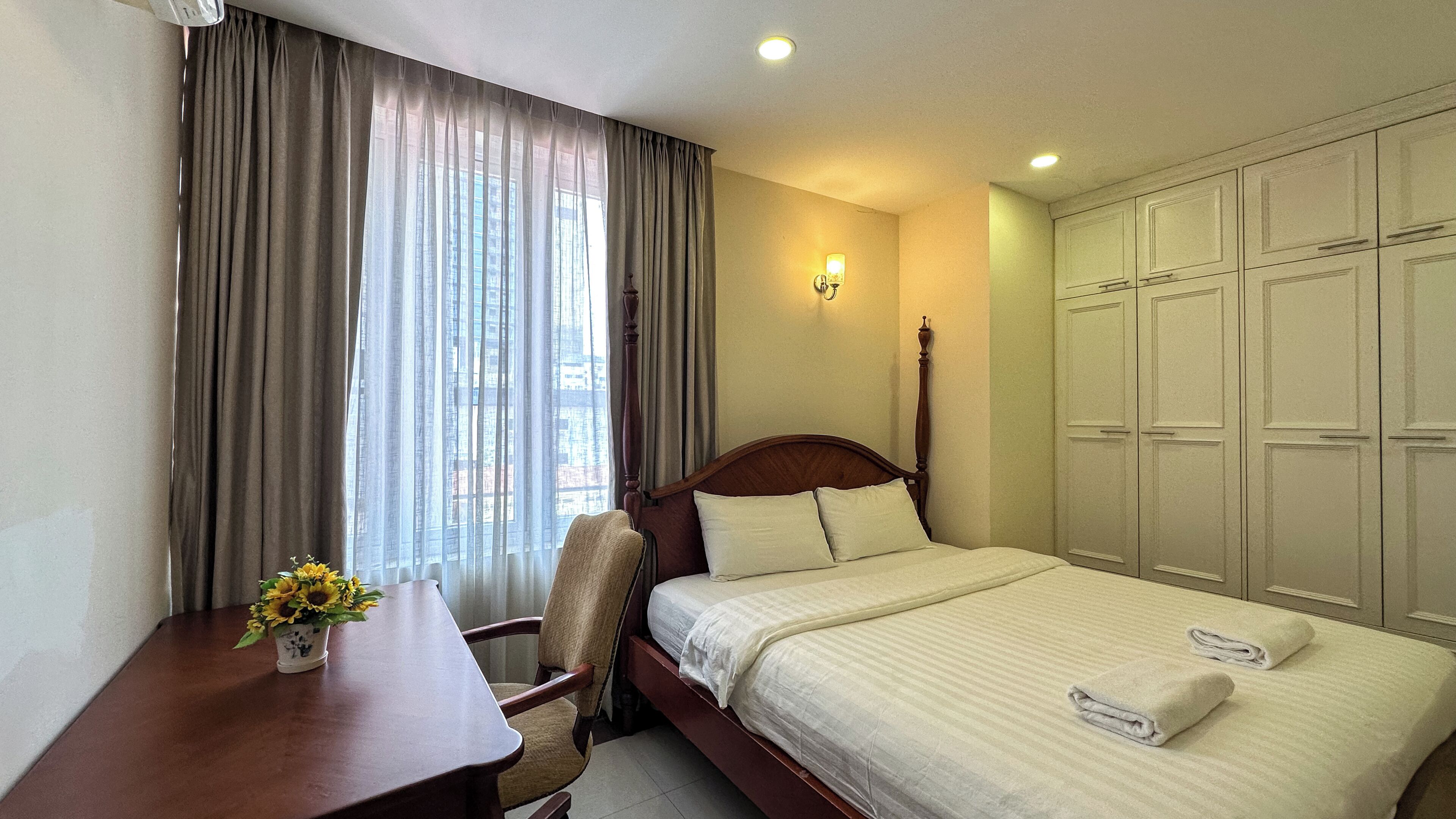 Family Triple Room | Soundproofing, iron/ironing board, WiFi (free), bed sheets