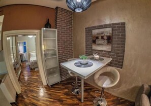 Dining - MOLDOs Haus : Deluxe Studio (Sibiu)