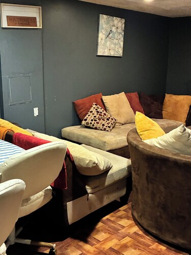 Pleasant 2-bedroom bed & breakfast in charming Hyattsville