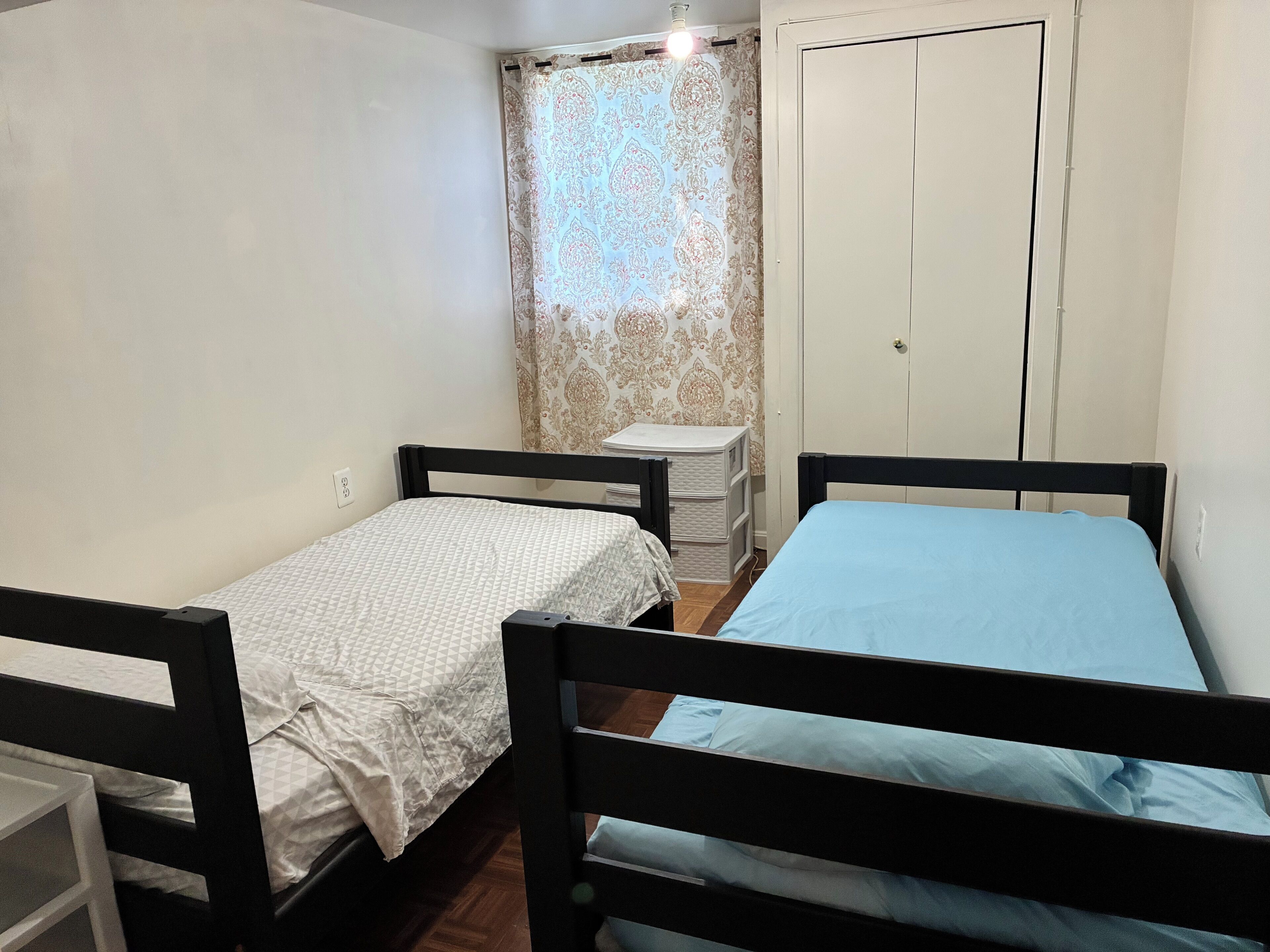 熨斗/熨衣板、WiFi、床单
