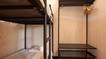 WiFi, bed sheets
