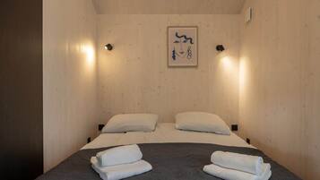 WiFi, bed sheets