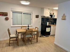 House, 2 Bedrooms | Dining room - Villa Carmel - Private Camino de Santigo House in Rabaçal (Penela)