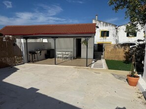 House, 2 Bedrooms | Outdoor dining - Villa Carmel - Private Camino de Santigo House in Rabaçal (Penela)