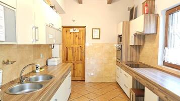 House | Private kitchen | Highchair