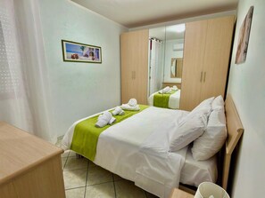 Room - Vrbo Property (Reggio Calabria)