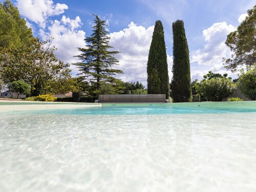 Lou Cigalon • Peaceful villa with pool