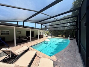 Outdoor pool, a heated pool - 3bed/2bath heated pool home in Bradenton near IMG and AMI! (Bradenton)